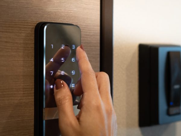 Fechaduras Eletrônicas: Praticidade e Segurança em Um Clique